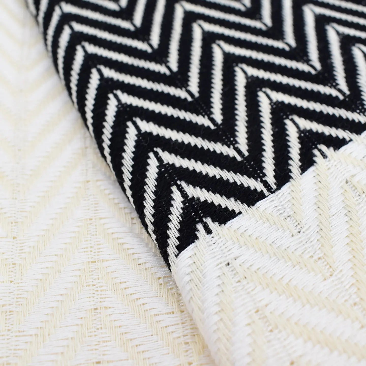White and Black Stripe Zig-Zag Turkish Bath Towel