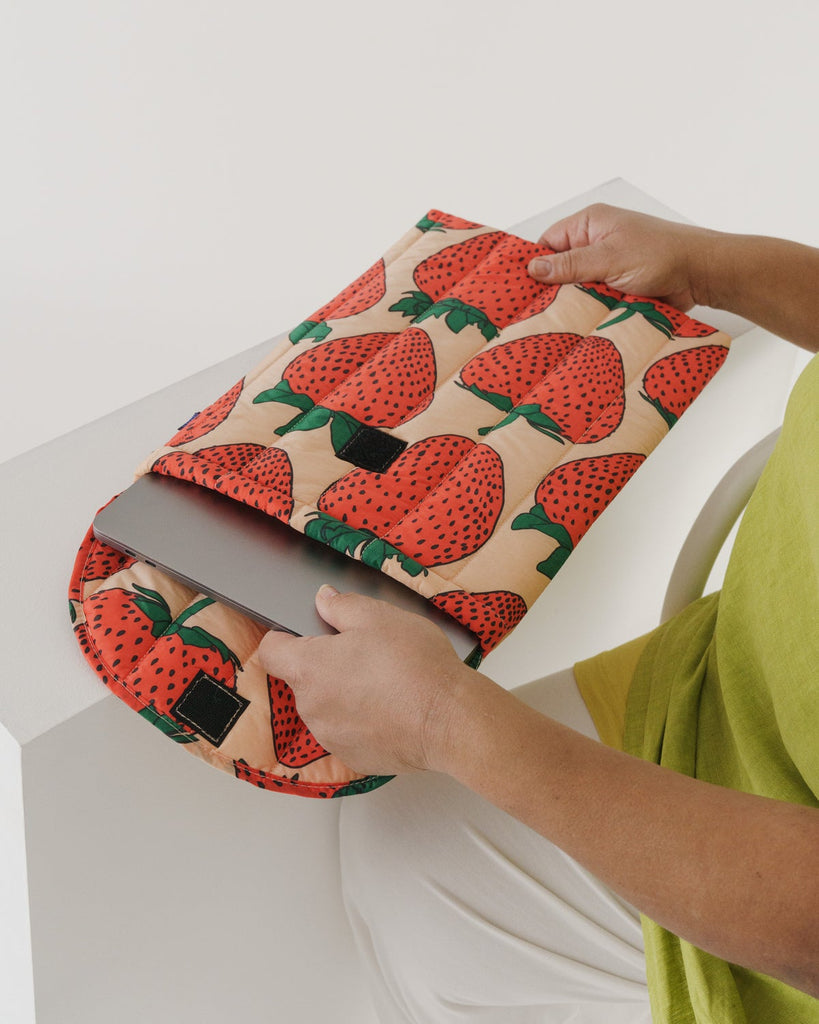 Strawberry 16" Laptop Sleeve Baggu