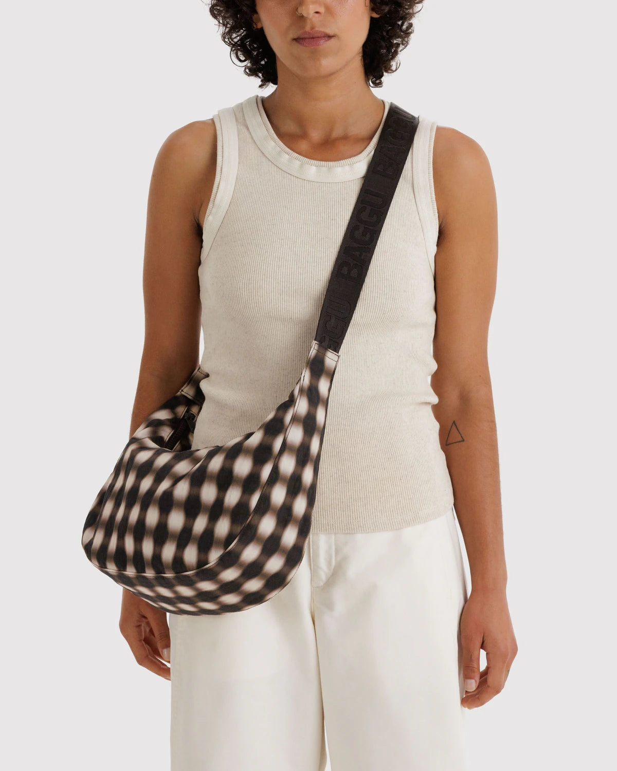 Blurred Gingham Medium Crescent Baggu