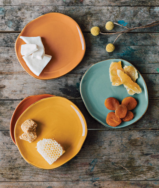 Ochre Gold Rim Pebble Plate