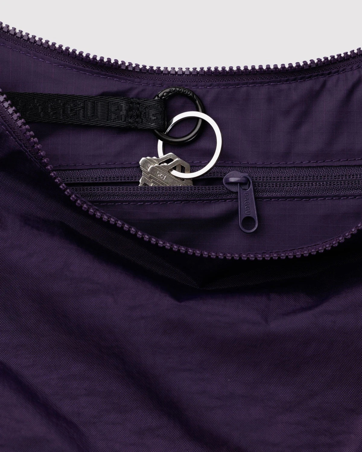 Fig Medium Crescent Baggu
