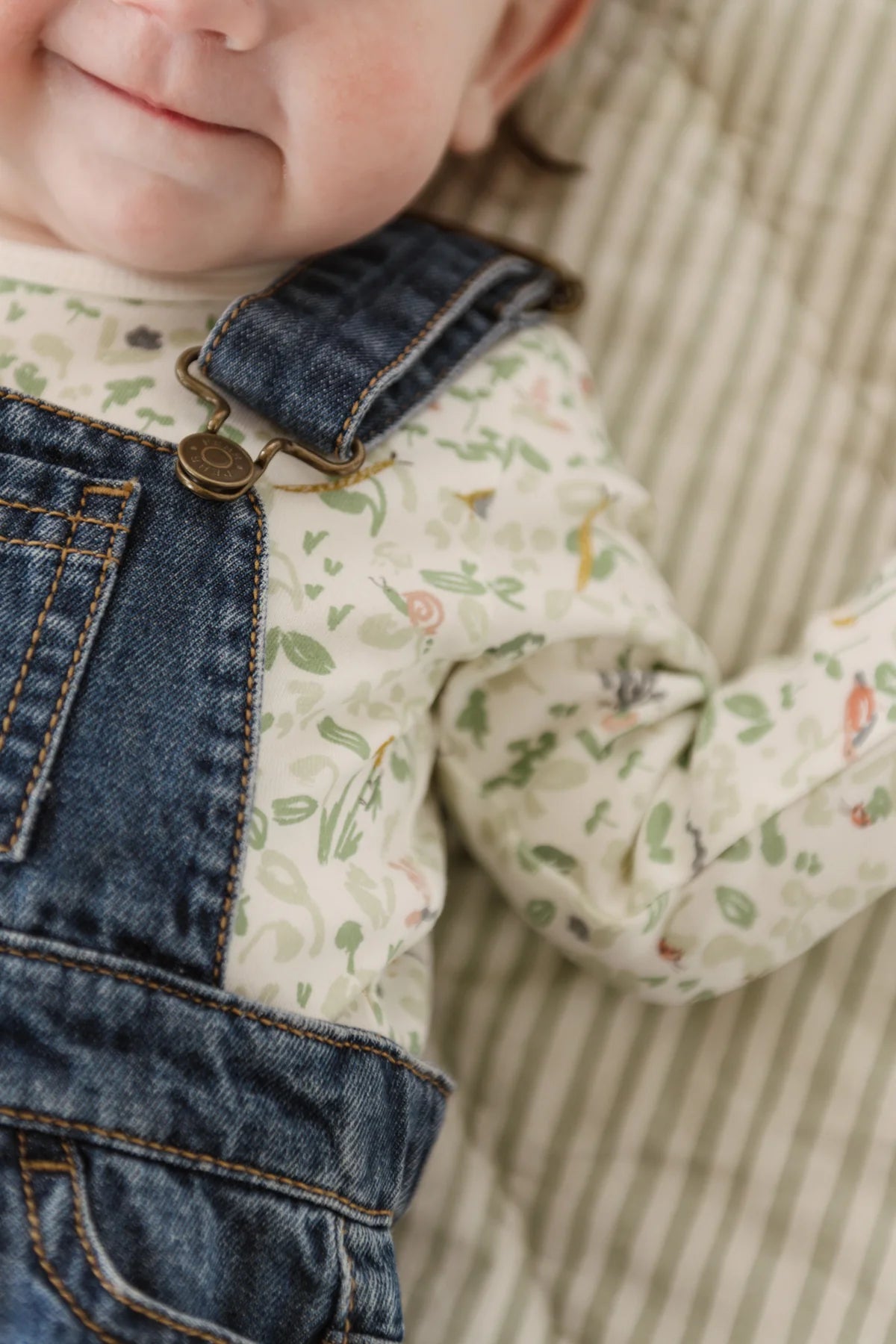 I Spy Shoulder Snap Onesie - Ali's Wagon