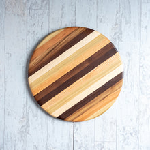 Load image into Gallery viewer, Medium Round Cutting Board
