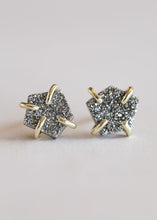 Load image into Gallery viewer, Silver Druzy Prong Stud Earrings